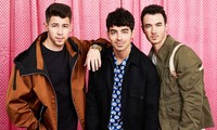 Bắt tay với Karol G, Jonas Brothers lộ rõ tham vọng tấn công thị trường nhạc Latin?