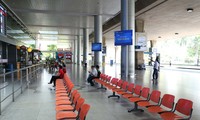 Sân bay Tân Sơn Nhất vắng hoe giữa mùa dịch Covid-19