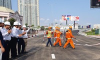 Sáng 30/4, dự án cải tạo, nâng cấp đường Nguyễn Hữu Cảnh, quận Bình Thạnh, TPHCM chính thức hoàn thành, thông xe.