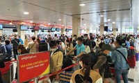 26 tháng Chạp, sân bay Tân Sơn Nhất không còn &apos;nóng hầm hập&apos; người về quê ăn Tết