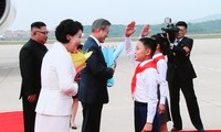 Tổng thống Hàn Quốc và phu nhân được chào đón tại sân bay Bình Nhưỡng. Ảnh: Yonhap
