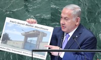 Thủ tướng Israel công bố bức ảnh về "kho nguyên tử bí mật ở Iran". Ảnh: Reuters