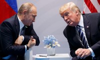 Tổng thống Putin và Tổng thống Trump gặp nhau bên lề hội nghị G20 tháng 7/2017 ở Hamburg (Đức). Ảnh: AP