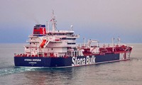 Tehran tố tàu khu trục Anh ngăn cản Iran bắt tàu chở dầu