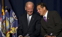 Ông Joe Biden và ông Andrew Cuomo. Ảnh: Reuters