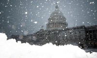 Hình ảnh thủ đô Washington bị &apos;nhấn chìm&apos; trong bão tuyết bất thường