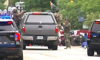 Xả súng đẫm máu tại lễ diễu hành mừng Quốc khánh Mỹ, hơn 40 người thương vong