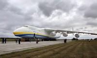 Máy bay lớn nhất thế giới Antonov AN-225 (trọng lượng tải tối đa 250 tấn). Nguồn CNN. 