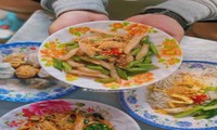 Hẹn hò Sài Gòn: Thực đơn ăn vặt chỉ từ 10K, ấm cái bụng mà giá lại mềm xèo!