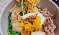 Món ngon Sài Gòn: Một cuộc hẹn thơm béo với gà nướng phô mai và bánh tráng chấm bơ