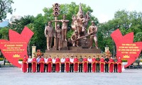 Khánh thành Tượng đài ‘Công an nhân dân vì dân phục vụ’ tại Hà Nội