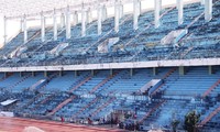 Hiện trạng sân vận động Chi Lăng xuống cấp sau khi bán cho đại gia Phạm Công Danh. Ảnh Nguyễn Thành