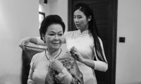 Lần đầu gặp danh ca Khánh Ly, Hoa hậu Ngọc Hân đã ghi điểm nhờ một món quà cực tinh tế