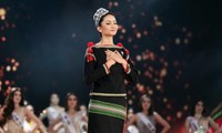 Chỉ từ một câu nói đùa mà Hoa hậu H’Hen Niê vướng phải tranh cãi về trang phục dân tộc
