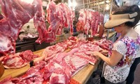 Do thiếu nguồn cung, người tiêu dung vẫn phải mua thịt lợn với giá cao nhất ngưởng