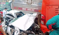 4 người bị thương trong vụ tai nạn liên hoàn giữa 5 xe ô tô