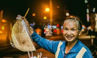 Khoảnh khắc yêu thương về người lao động Sài Gòn qua ống kính của chàng trai 9x miền Tây