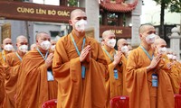 Hàng nghìn tăng ni, phật tử mừng Đại lễ Phật đản