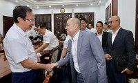 Bí thư Thành ủy TPHCM Nguyễn Văn Nên &apos;tiếp lửa&apos; cho hai đội bóng thành phố