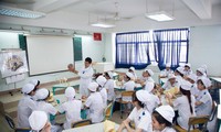 Sinh viên ngành y Trường ĐH Nguyễn Tất Thành trong một buổi học