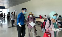 Đoàn viên thanh niên tình nguyện Hải Phòng hỗ trợ công tác phòng chống dịch tại Sân bay quốc tế Cát Bi.