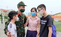 Chồng bác sĩ quân y vào Nam chống dịch: Anh sẽ thay em chăm sóc các con