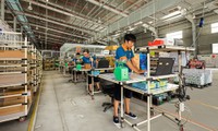 Nhà bán lẻ Việt Nam trong ‘cơn lốc’ thương mại điện tử 