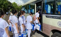 Cán bộ, giảng viên, sinh viên y tế Thái Bình, Hà Nam tình nguyện lên "điểm nóng" Bắc Giang tham gia phòng chống dịch - Ảnh: Hoàng Long