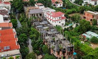 Cuộc sống tạm bợ trong khu biệt thự bỏ hoang ở Sài Gòn
