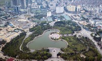 Đề xuất &apos;xén&apos; đất công viên làm bãi xe, khu mua sắm ở Hà Nội