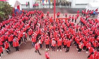 Sinh viên Đại học Bách khoa trước giờ khai hội Chủ nhật Đỏ