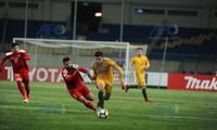 U23 Úc (vàng) đang dẫn đầu bảng D sau trận thắng 3-1 U23 Syria.