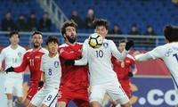 U23 Syria (áo đỏ) ở trận đấu với Hàn Quốc