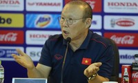 HLV Park Hang Seo không vui vì bản danh sách 23 cầu thủ tuyển Việt Nam bị "mổ xẻ" quá nhiều. 