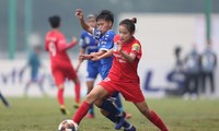 Phong Phú Hà Nam (áo đỏ) khởi đầu thất vọng ở giải bóng đá nữ VĐQG-cúp Thái Sơn Bắc khi để thua cả 2 trận. 