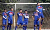 Các cầu thủ U23 Việt Nam tập thể lực ngay sau kỳ nghỉ. Ảnh: Goal.