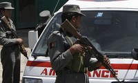Taliban liên tiếp tấn công cơ sở an ninh, hơn 100 người chết