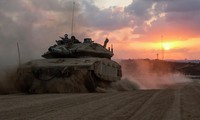 Xe tăng của quân đội Israel hoạt động tại Dải Gaza hồi năm 2014. Ảnh: AFP