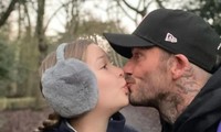 Đăng ảnh hôn môi con gái, David Beckham bị ‘ném đá’ dữ dội