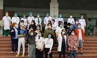 Thêm 27 bệnh nhân ra viện, Việt Nam đã chữa khỏi cho 52 ca mắc COVID-19
