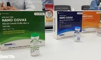 Tiêm nâng liều vắc xin ngừa COVID-19 cho 3 người thử nghiệm đầu tiên