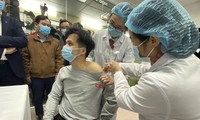 Hơn 90% người dân Việt Nam được hỏi chấp nhận tiêm vắc xin phòng COVID-19