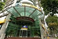 Cán bộ ngân hàng tiếp tay chiếm đoạt hơn 400 tỷ đồng, khách hàng vạ lây