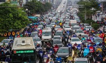 Mưa triền miên, phố phường Hà Nội tắc tứ bề ngày đầu tuần