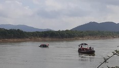 Tìm kiếm người lái thuyền rơi xuống sông Lam mất tích trong đêm