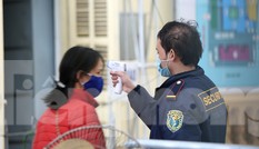 Các bệnh viện Hà Nội siết chặt, 'làm nghiêm' để chống dịch COVID-19