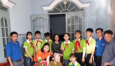 Bibica tặng 10 nghìn phần quà gia đình thương binh liệt sĩ, cựu chiến binh