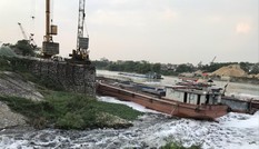 Nước đen hôi thối đe dọa nhà máy nước sạch