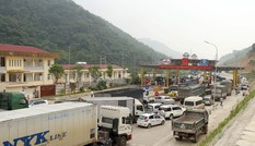 Miễn phí cho dân địa phương, trạm BOT Hòa Lạc-Hòa Bình thu phí lại