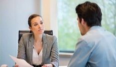 Đi phỏng vấn xin việc, anh chàng này “trượt từ vòng gửi xe” vì không chú ý đến một điều